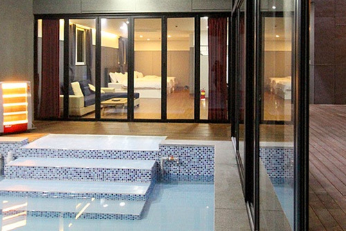 PENT ROOM 수영장